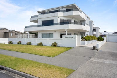 /international/nz/hunt-road-whangamata-waikato-320096963139/