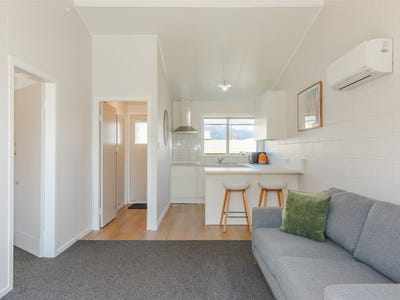 /international/nz/romilly-street-westport-west-coast-320098791149/