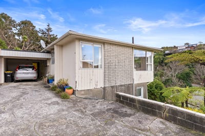 /international/nz/waterford-drive-churton-park-gisborne-320100636109/