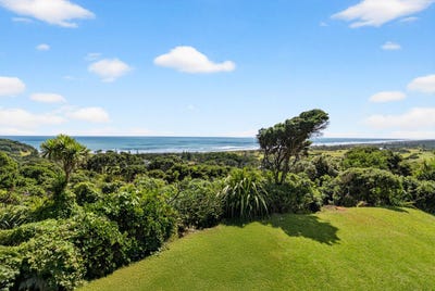 /international/nz/domain-crescent-muriwai-beach-auckland-320108527720/
