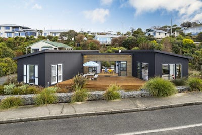 /international/nz/esplanade-kaka-point-otago-320100707136/