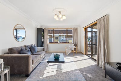 /international/nz/eskvale-street-saint-kilda-otago-320107811779/