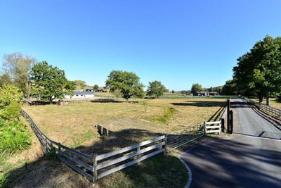 /international/nz/clark-road-ngaruawahia-waikato-320098550374/