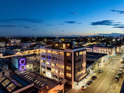 /international/nz/tennyson-street-city-centre-hawke-s-bay-320099359434/