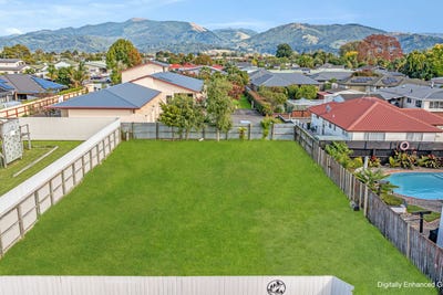 /international/nz/saxon-street-motueka-tasman-320107619298/