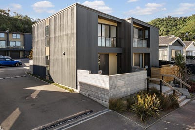 /international/nz/trent-street-island-bay-gisborne-320108326536/