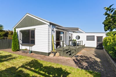 /international/nz/clifford-street-whataupoko-gisborne-320107424554/