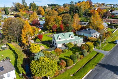 /international/nz/campbelton-street-lawrence-otago-320108527778/