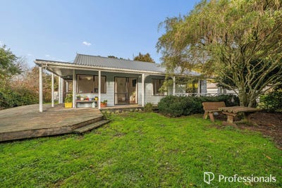 /international/nz/upper-fitzherbert-road-wainuiomata-wellington-320108528115/