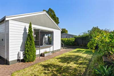 /international/nz/clifford-street-whataupoko-gisborne-320107424554/