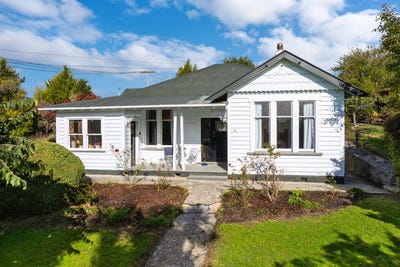 /international/nz/harrington-street-lawrence-otago-320107524571/