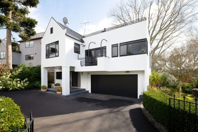 /international/nz/edgecumbe-street-whitiora-waikato-320102127723/