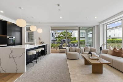 /international/nz/hibiscus-drive-orewa-auckland-320106507837/