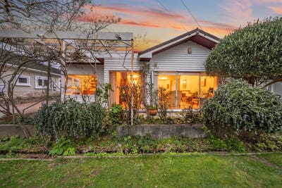 /international/nz/ropata-crescent-boulcott-wellington-320100951964/
