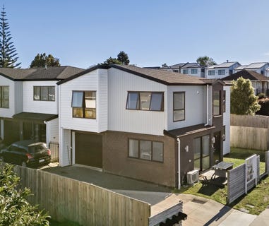 /international/nz/christmas-road-manurewa-auckland-320100759412/
