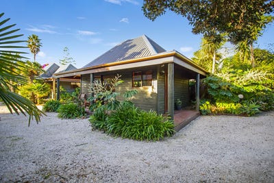 /international/nz/main-road-tairua-waikato-320108005994/