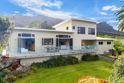 /international/nz/whangarei-heads-road-mcleod-bay-gisborne-320103425561/