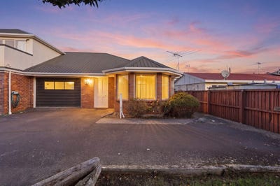 /international/nz/eastbourne-street-caversham-otago-320106629378/