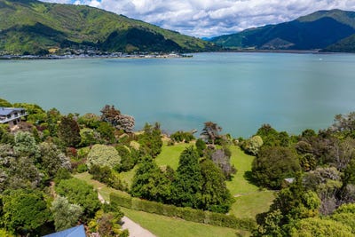 /international/nz/queen-charlotte-drive-havelock-marlborough-320104309645/