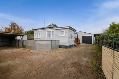 /international/nz/swansea-road-stratford-taranaki-320108457379/