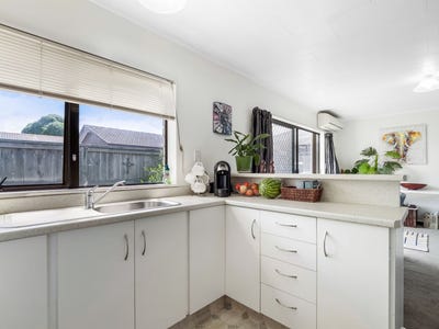 /international/nz/james-street-glenholme-bay-of-plenty-320105262528/