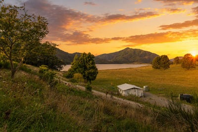 /international/nz/queen-charlotte-drive-linkwater-marlborough-320107296675/