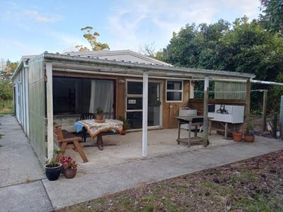 /international/nz/journeys-end-tapora-auckland-320095236367/