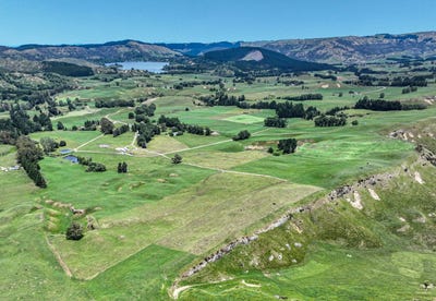 /international/nz/sandy-creek-road-tutira-hawke-s-bay-320104202364/