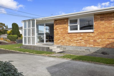 /international/nz/essex-street-vogeltown-taranaki-320108456986/