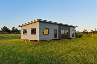 /international/nz/commerce-place-awapuni-gisborne-320107789170/