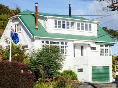 /international/nz/smith-street-greymouth-west-coast-320108528015/