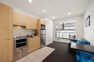 /international/nz/beach-road-city-centre-auckland-region-320108457370/
