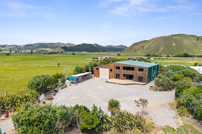 /international/nz/rangiuia-road-tolaga-bay-gisborne-320105806833/