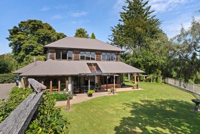 /international/nz/owen-road-inner-kaiti-gisborne-320105769273/