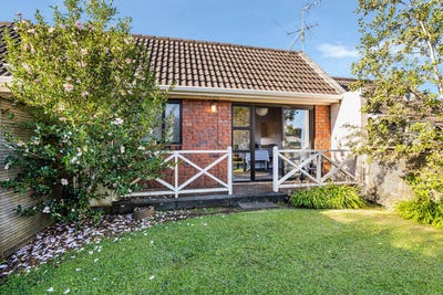 /international/nz/fantail-court-orewa-auckland-320107834585/