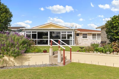/international/nz/aberdeen-road-te-hapara-gisborne-320107525228/