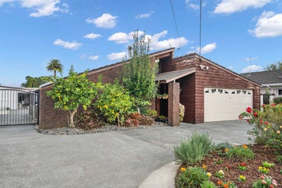 /international/nz/churchill-street-kensington-northland-320108593298/