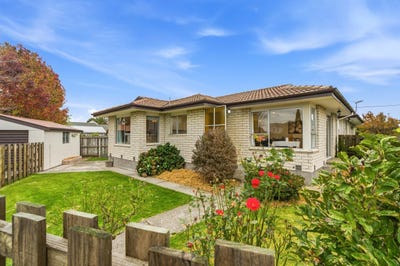 /international/nz/mallett-place-halswell-canterbury-320107915148/