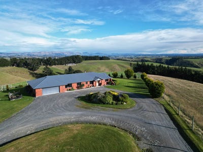/international/nz/cameron-road-balclutha-otago-320100987518/