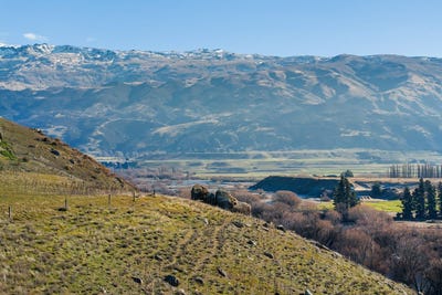 /international/nz/state-highway-8-cromwell-otago-320105825306/