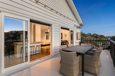 /international/nz/sefton-street-wadestown-wellington-320101058550/