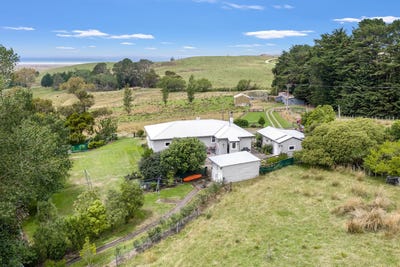 /international/nz/blackhead-road-porangahau-hawke-s-bay-320105069636/