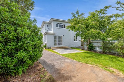 /international/nz/high-street-eltham-taranaki-320103992341/