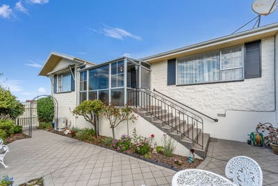/international/nz/rata-place-glenwood-canterbury-320105940234/
