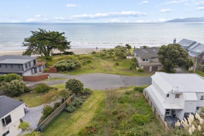/international/nz/groves-road-raumati-beach-wellington-320107945092/
