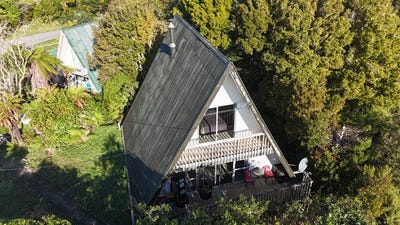 /international/nz/miro-crescent-stewart-island-southland-320108308669/