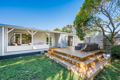 /international/nz/wairere-grove-paraparaumu-wellington-320108485661/