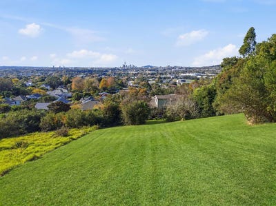 /international/nz/summit-drive-mount-albert-auckland-320108527862/