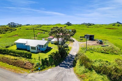 /international/nz/parihaka-road-pungarehu-taranaki-320104202472/