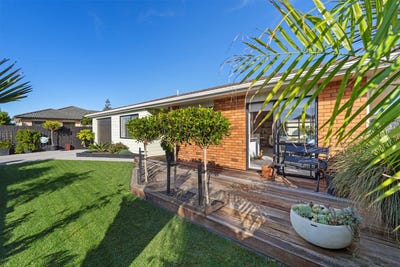 /international/nz/edward-avenue-orewa-auckland-320101103385/